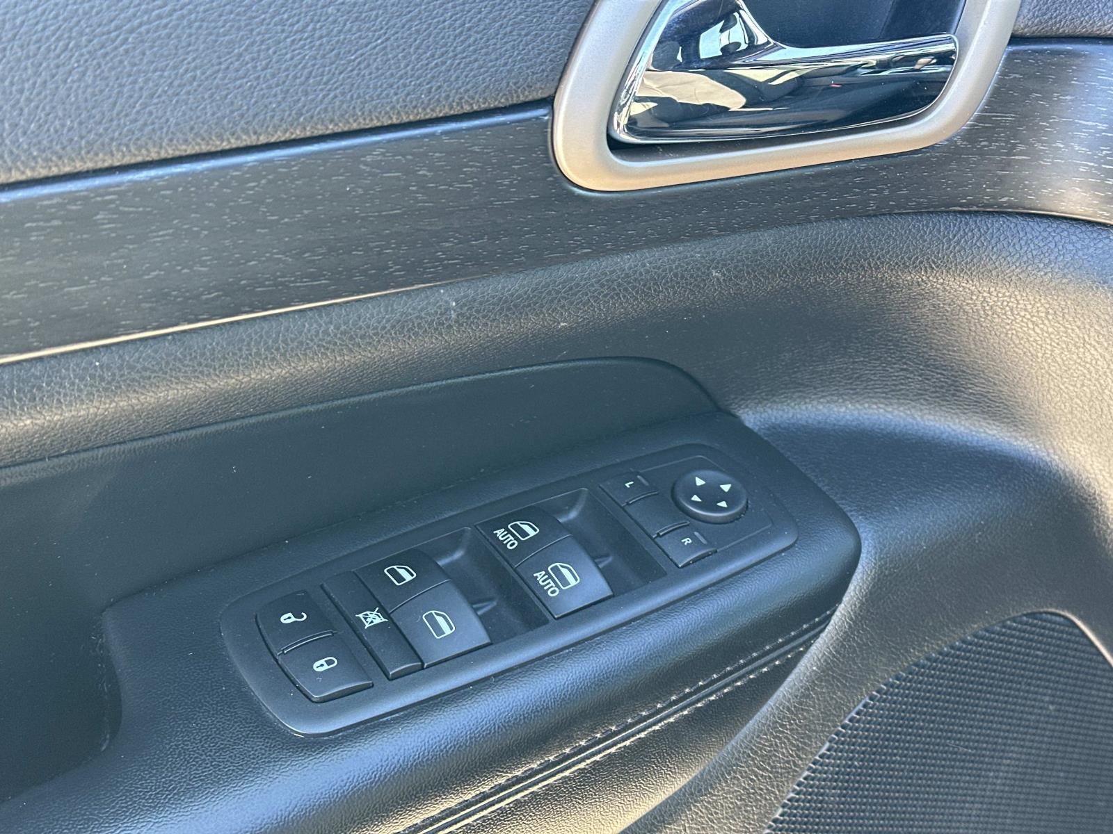 2017 Jeep Grand Cherokee Laredo 4x4