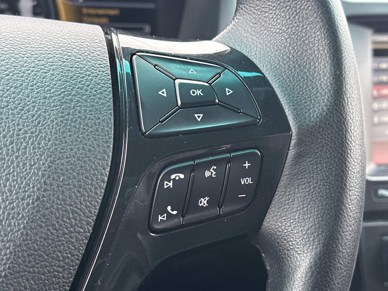 2016 Ford Explorer FWD 4dr XLT