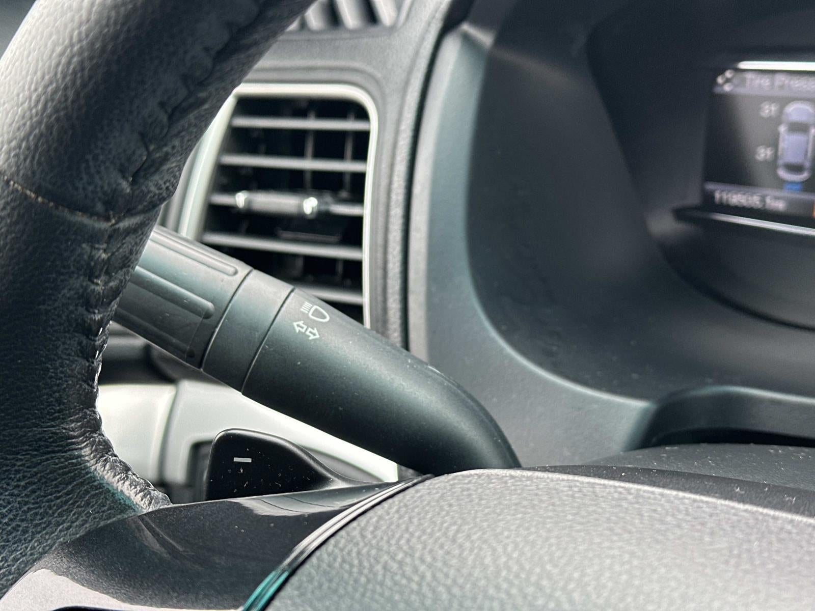 2016 Ford Explorer FWD 4dr XLT