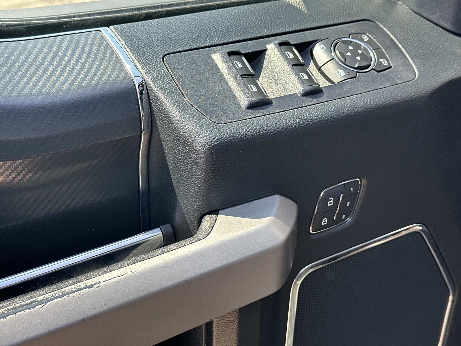 2020 Ford F-150 LARIAT 4WD SuperCrew 5.5' Box