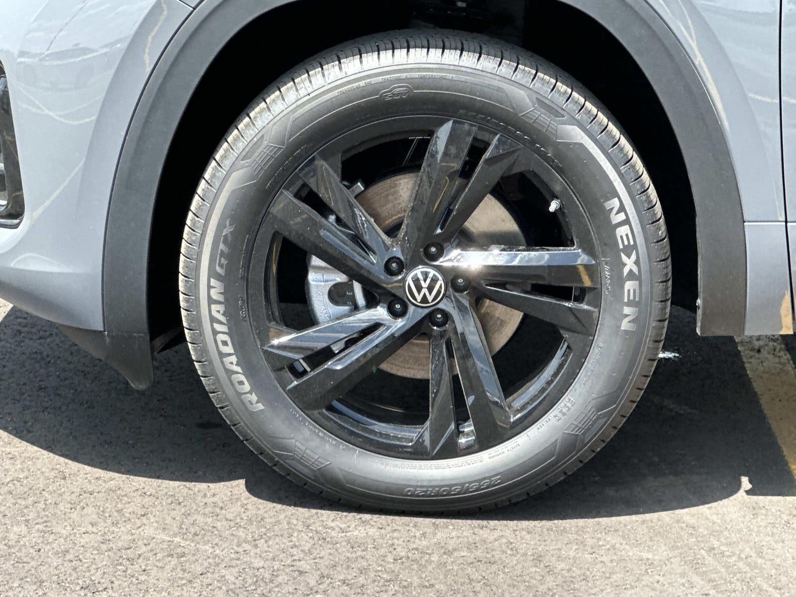 2026 Volkswagen Atlas Cross Sport 2.0T SEL R-Line Black 4MOTION