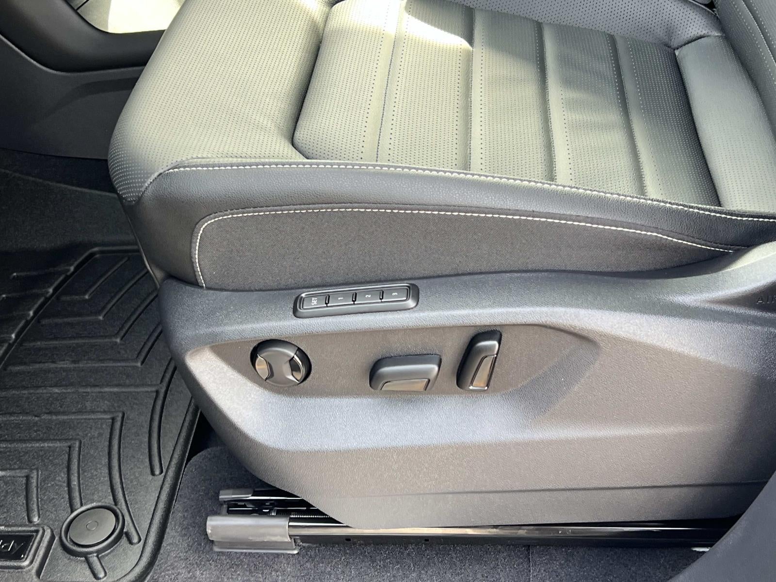 2026 Volkswagen Atlas Cross Sport 2.0T SEL R-Line Black 4MOTION