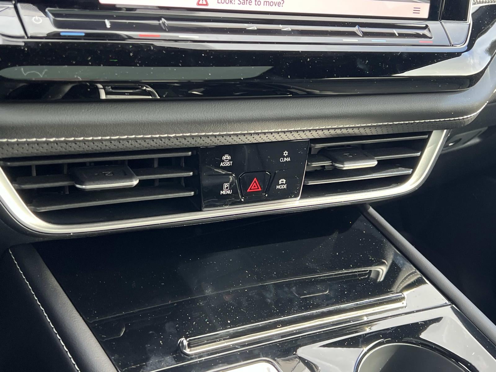 2026 Volkswagen Atlas Cross Sport 2.0T SEL R-Line Black 4MOTION