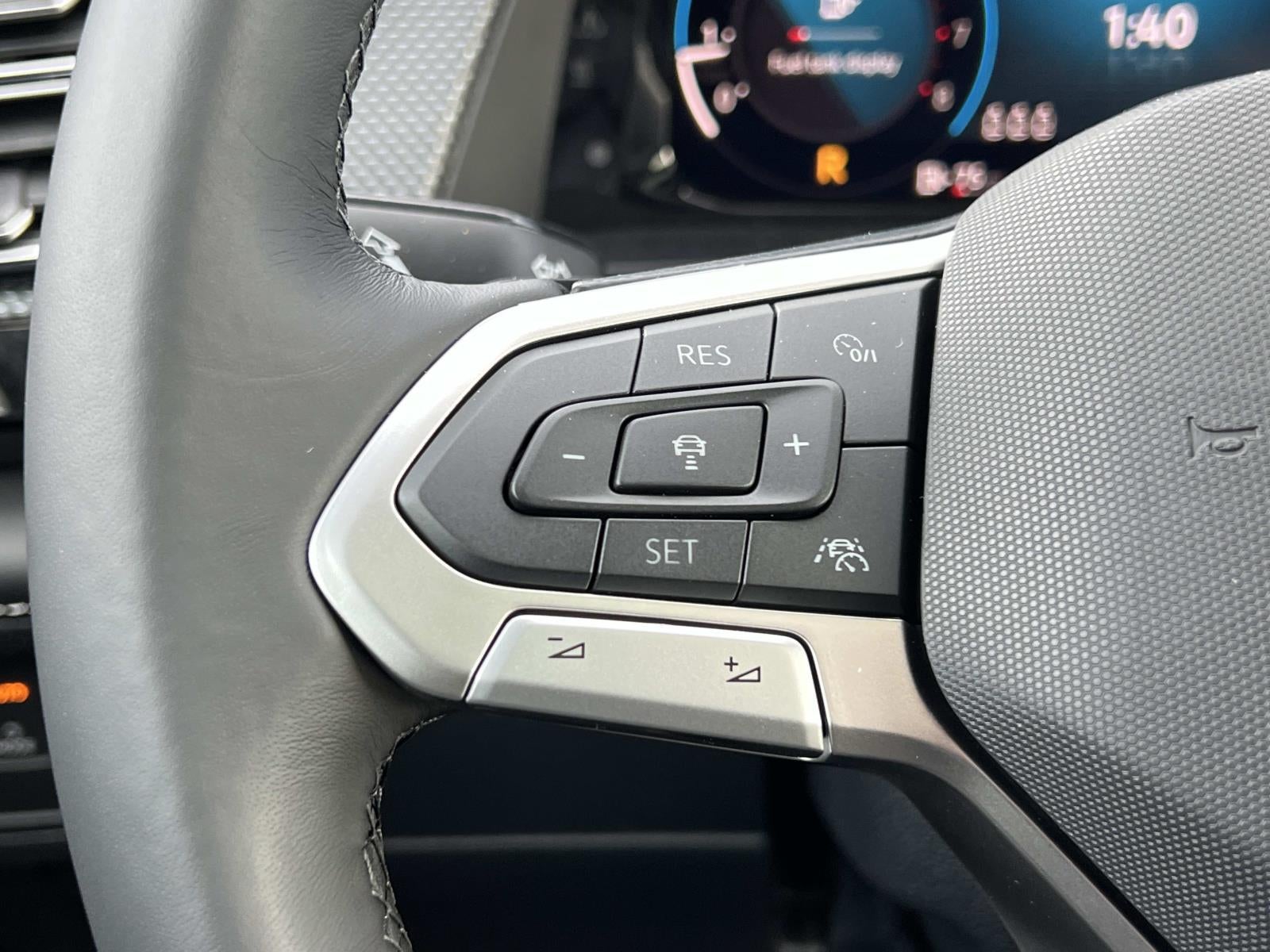 2026 Volkswagen Atlas Cross Sport 2.0T SEL R-Line Black 4MOTION