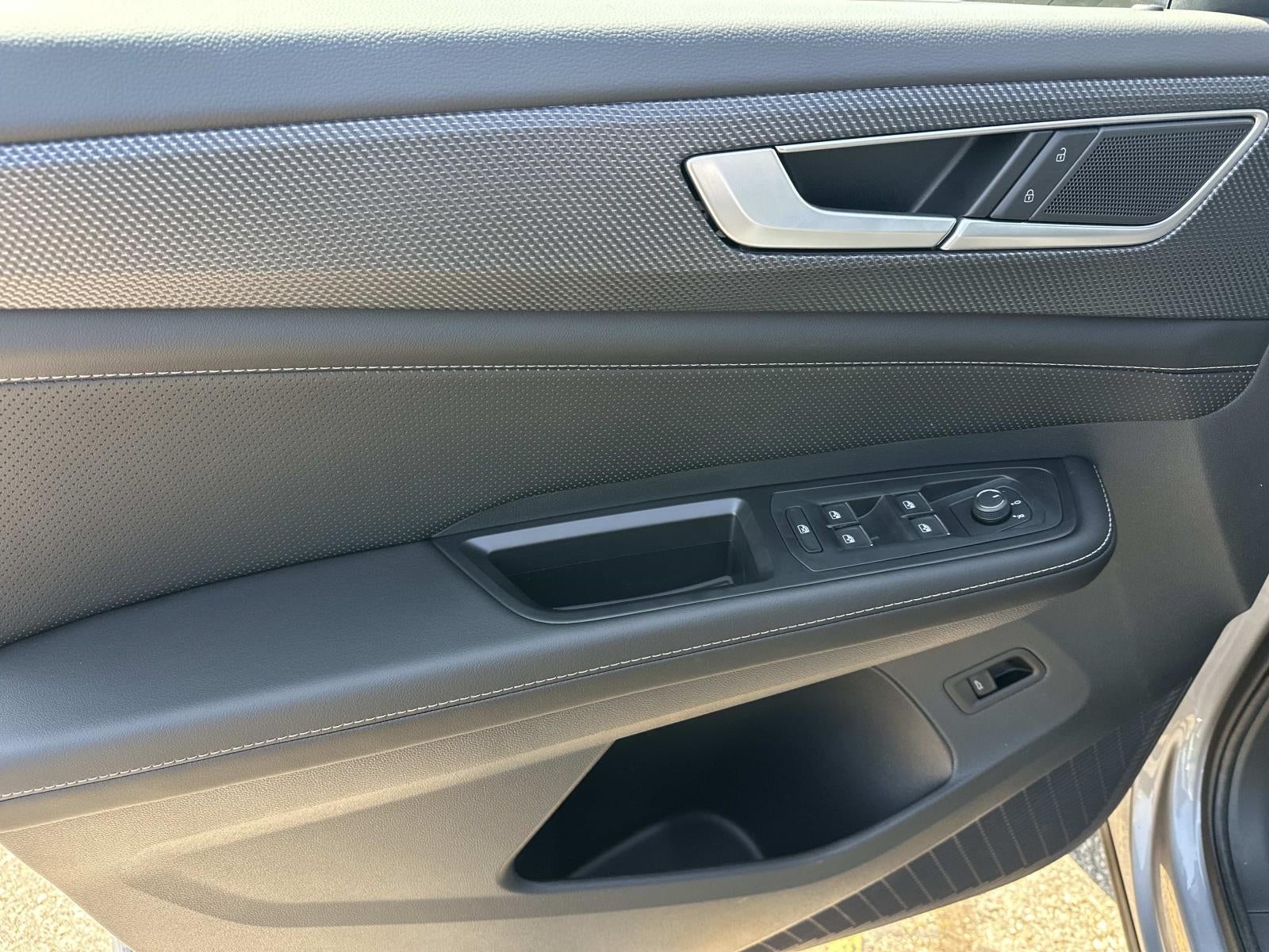 2026 Volkswagen Atlas Cross Sport 2.0T SEL R-Line Black 4MOTION