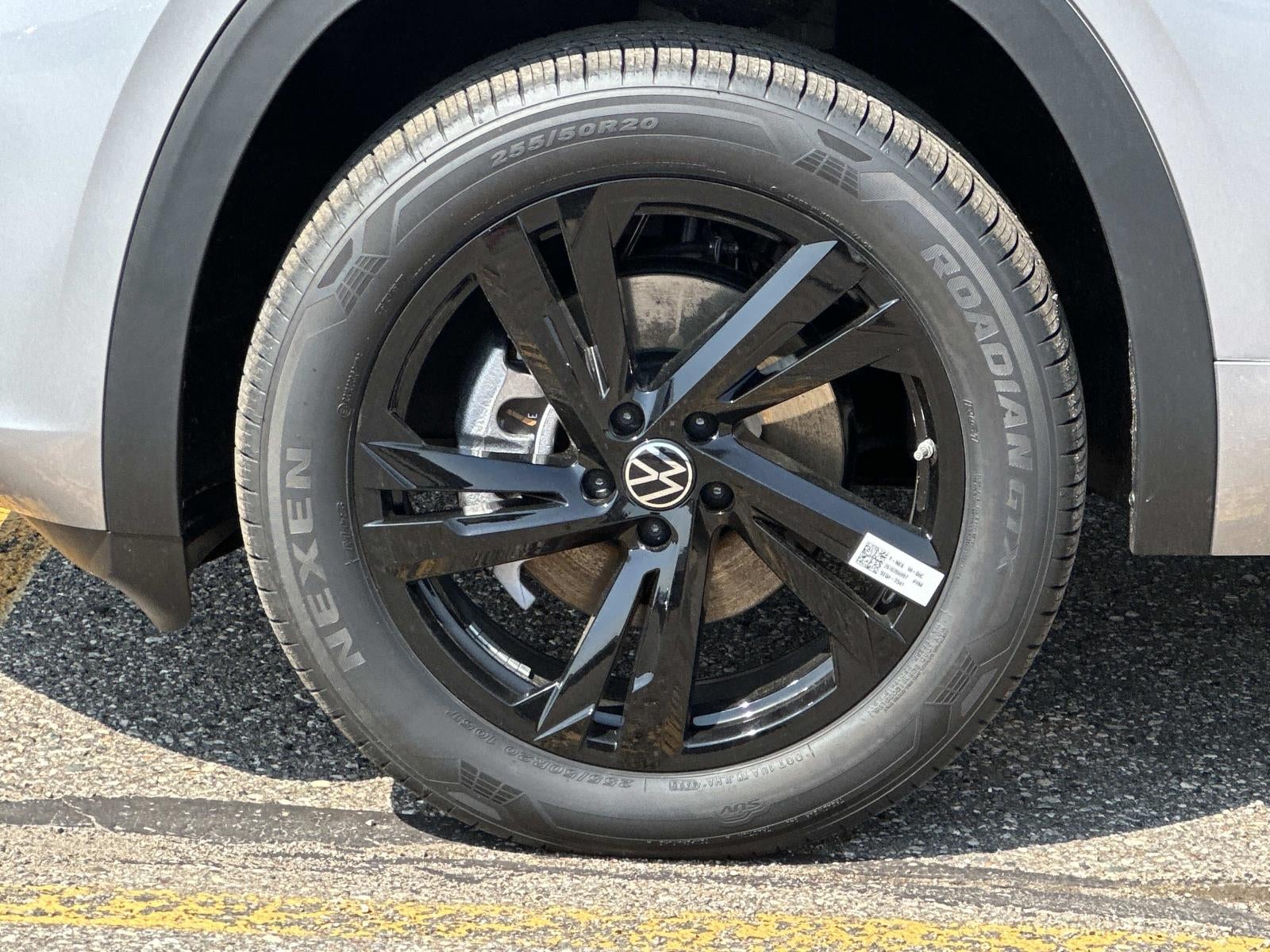 2026 Volkswagen Atlas Cross Sport 2.0T SEL R-Line Black 4MOTION