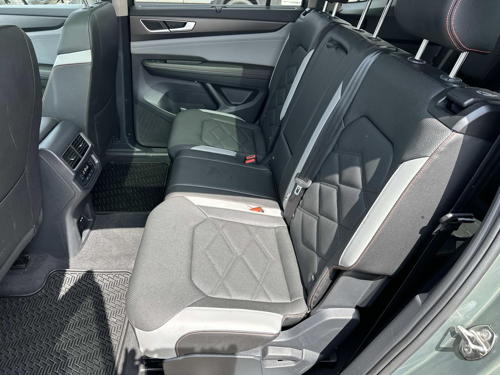 2025 Volkswagen Atlas 2.0T Peak Edition 4MOTION