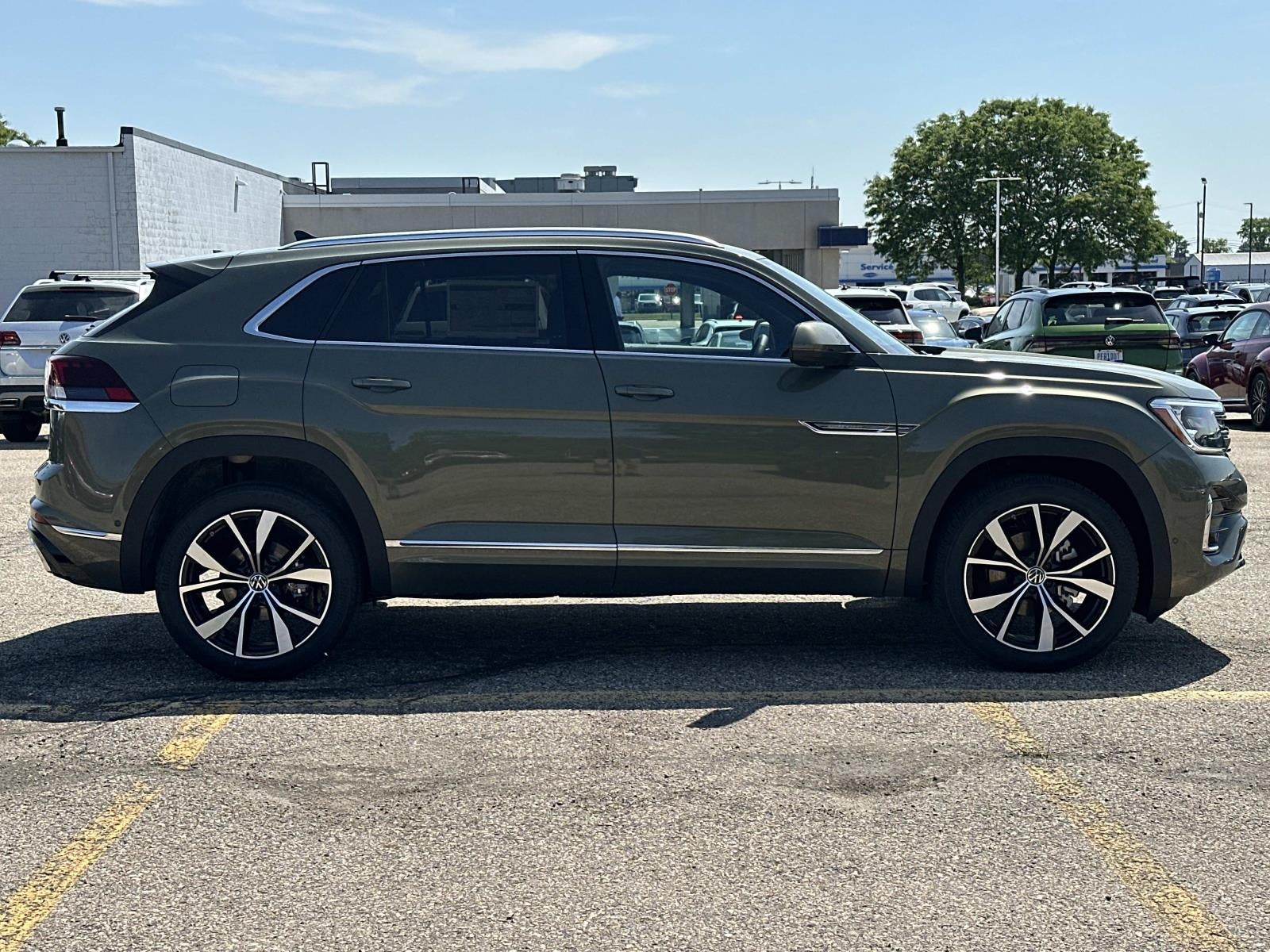 2026 Volkswagen Atlas Cross Sport 2.0T SEL Premium R-Line 4MOTION