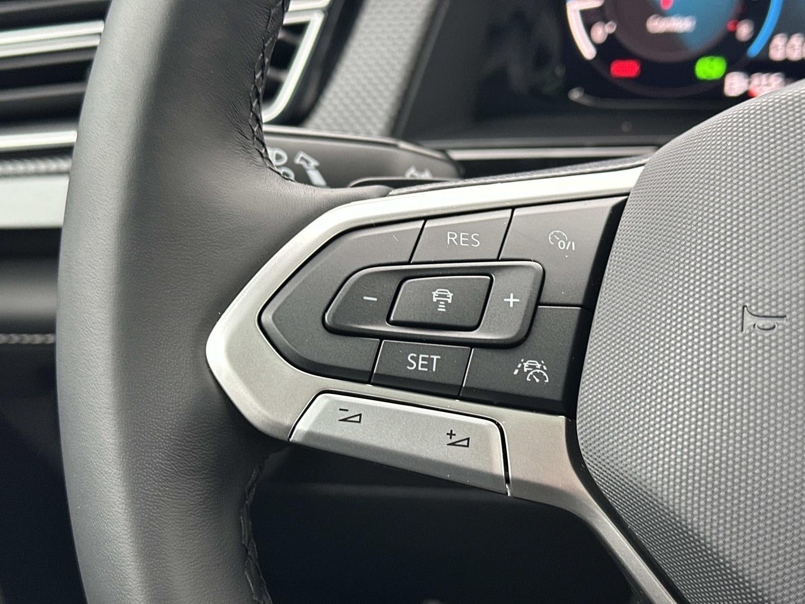 2026 Volkswagen Atlas Cross Sport 2.0T SEL Premium R-Line 4MOTION