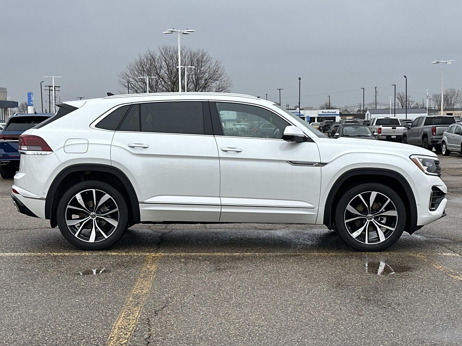 2026 Volkswagen Atlas Cross Sport 2.0T SEL Premium R-Line 4MOTION