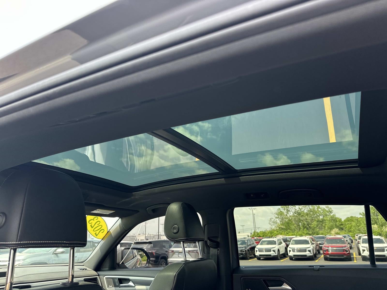 2023 Volkswagen Atlas Cross Sport 3.6L V6 SEL Premium R-Line 4MOTION