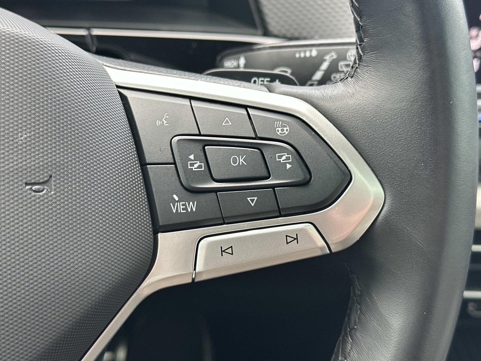 2025 Volkswagen Atlas Cross Sport 2.0T SEL Premium R-Line 4MOTION