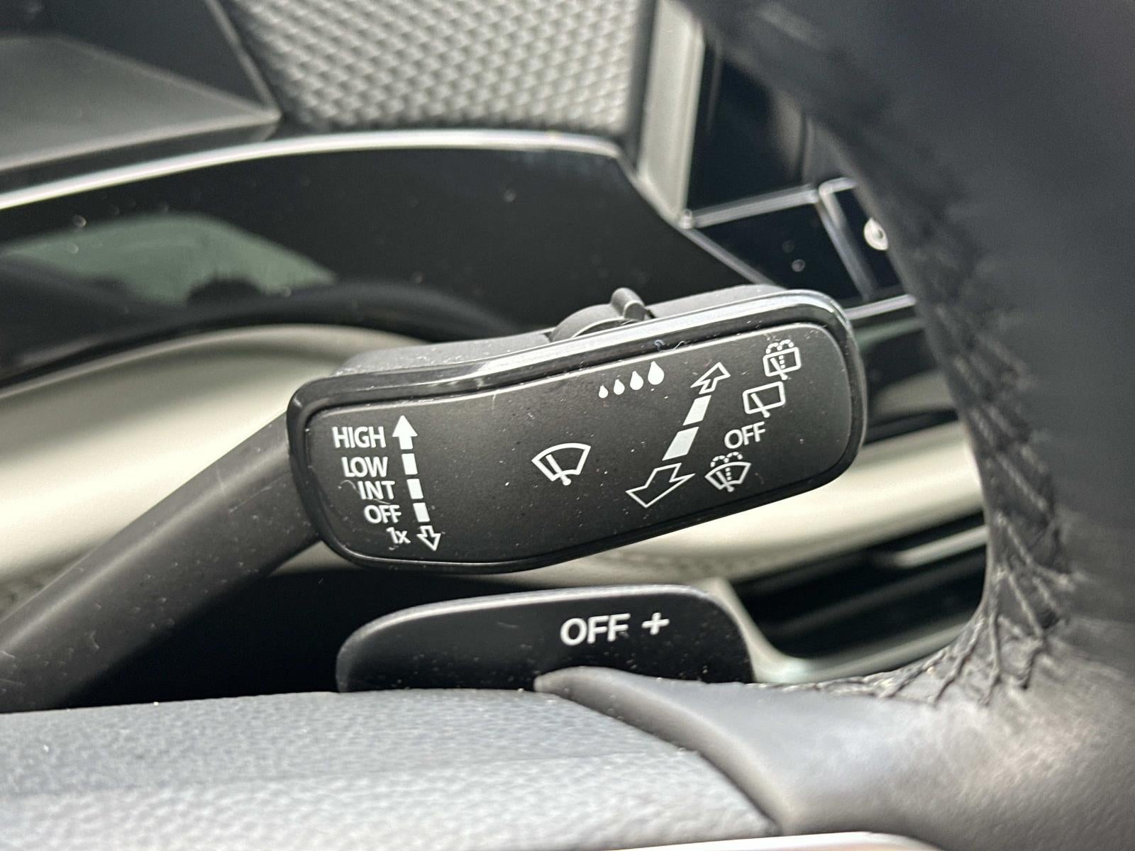 2025 Volkswagen Atlas Cross Sport 2.0T SEL Premium R-Line 4MOTION