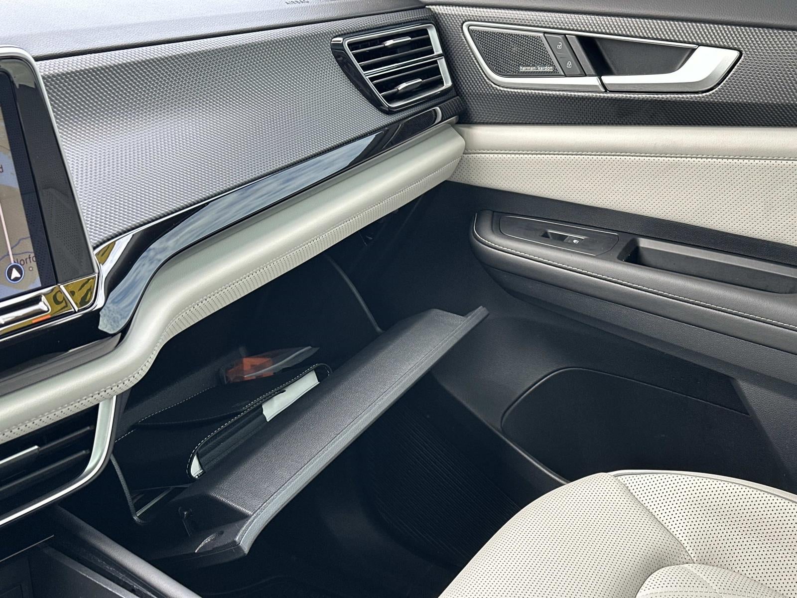 2025 Volkswagen Atlas Cross Sport 2.0T SEL Premium R-Line 4MOTION