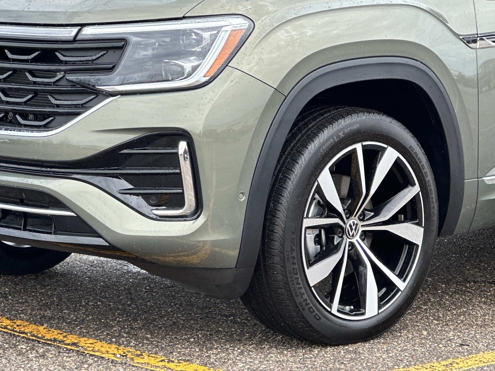 2025 Volkswagen Atlas Cross Sport 2.0T SEL Premium R-Line 4MOTION