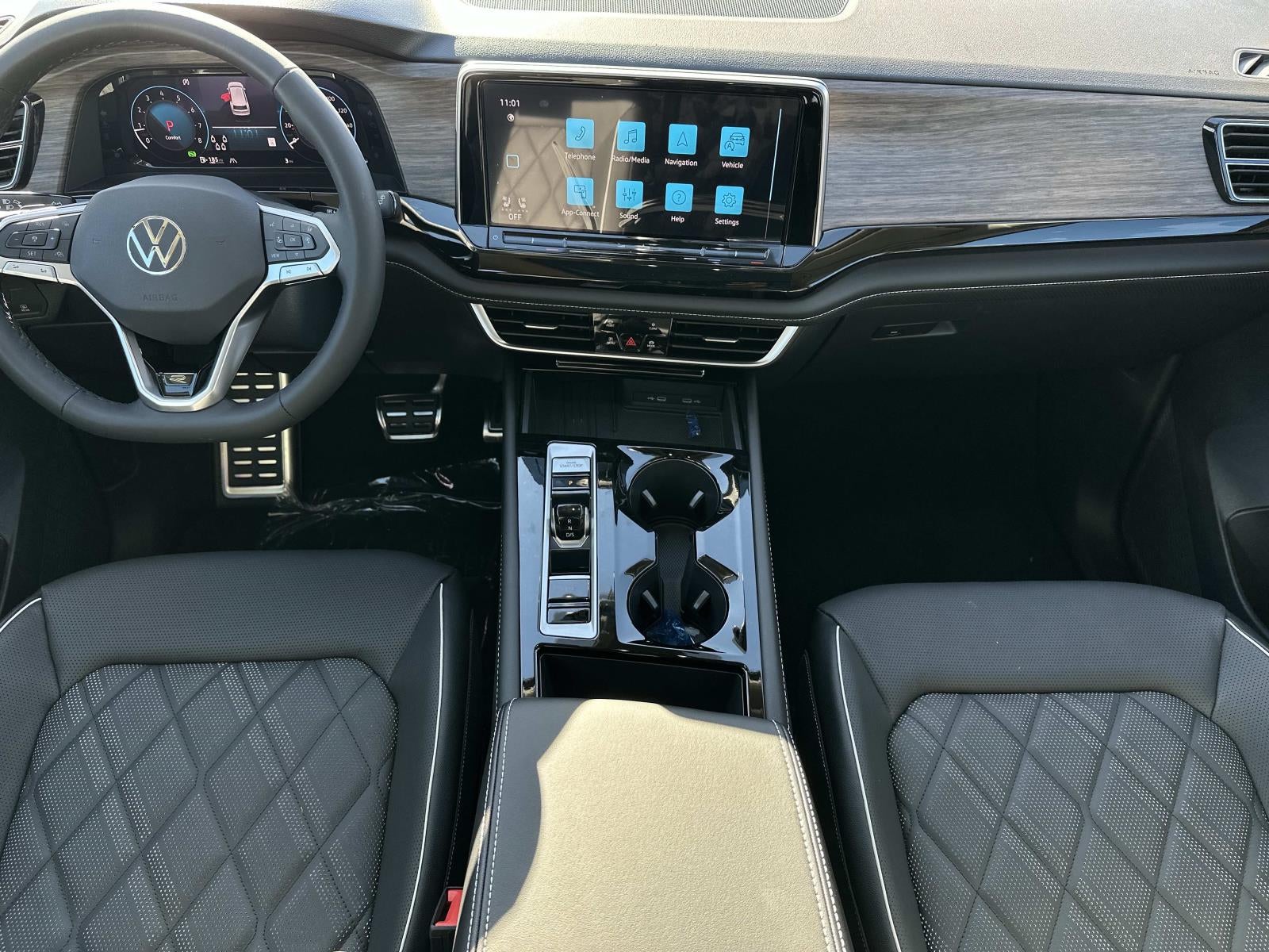 2026 Volkswagen Atlas 2.0T SEL Premium R-Line