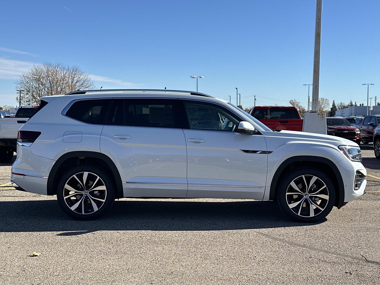2026 Volkswagen Atlas 2.0T SEL Premium R-Line