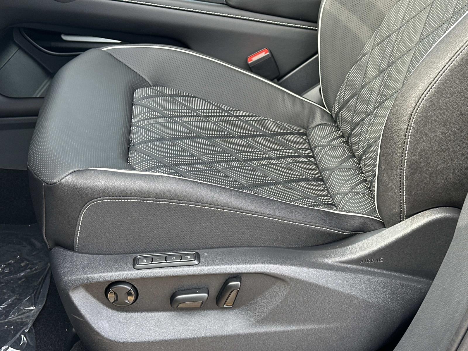 2026 Volkswagen Atlas 2.0T SEL Premium R-Line 4MOTION