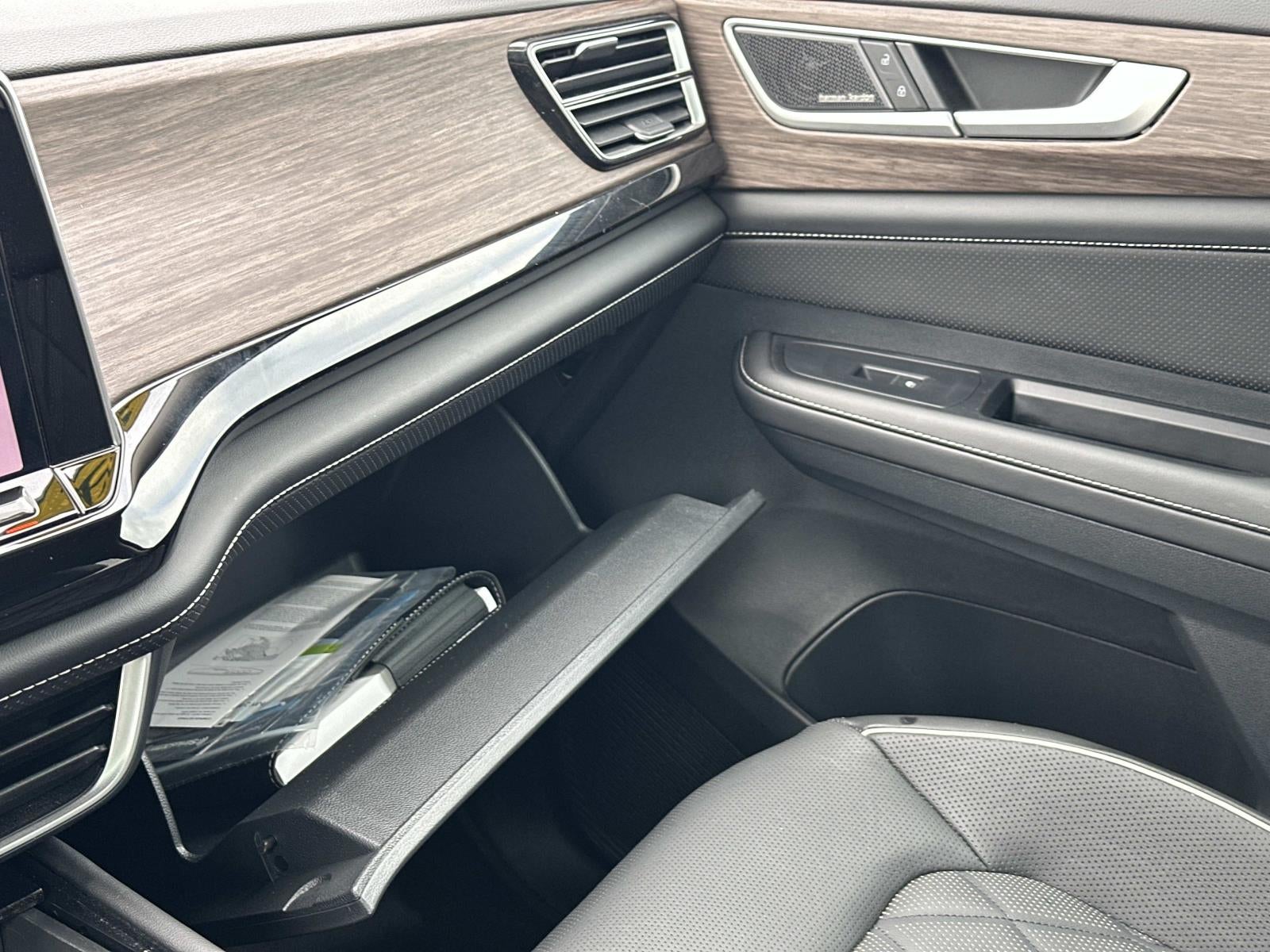 2024 Volkswagen Atlas 2.0T SEL Premium R-Line 4MOTION