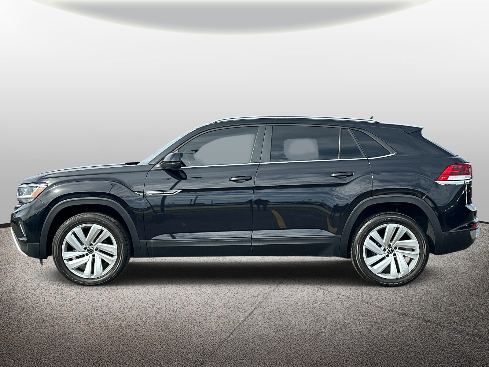 2022 Volkswagen Atlas Cross Sport 3.6L V6 SE w/Technology 4MOTION