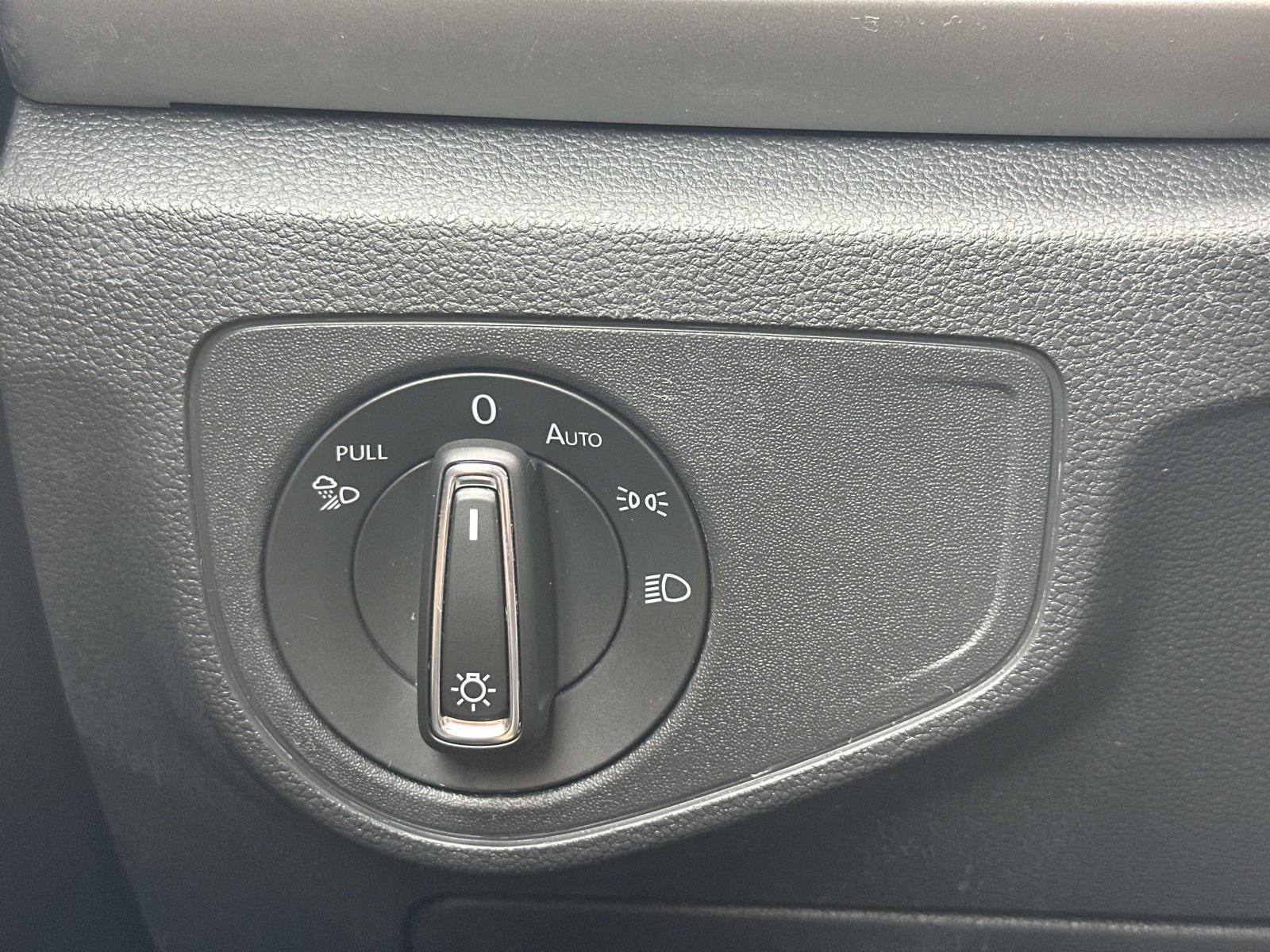 2023 Volkswagen Atlas Cross Sport 3.6L V6 SE w/Technology 4MOTION
