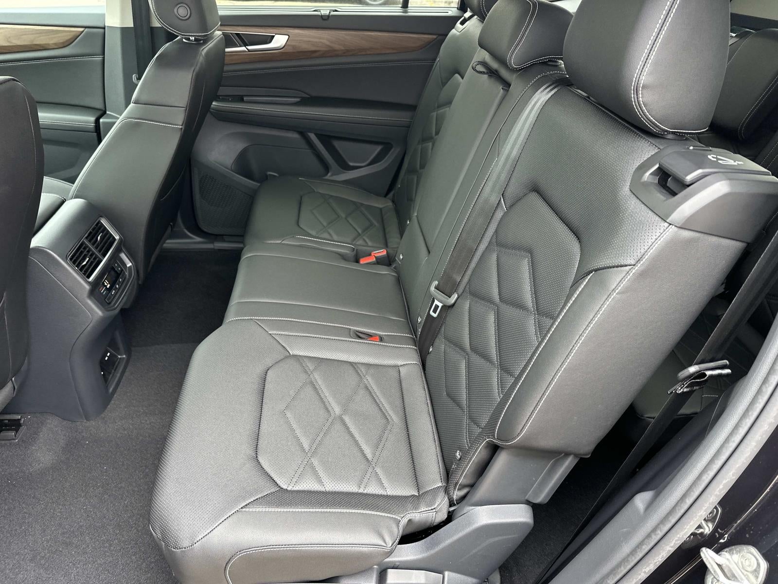 2026 Volkswagen Atlas 2.0T SE w/Technology 4MOTION