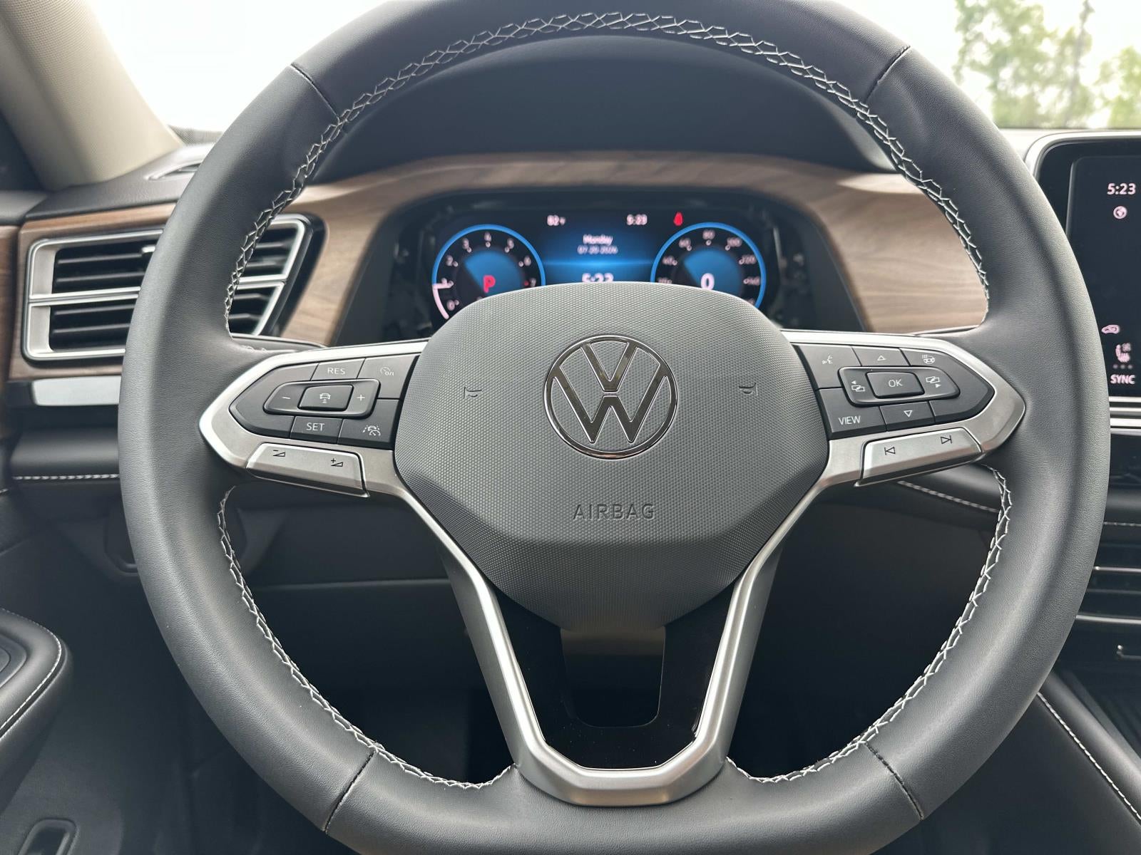 2026 Volkswagen Atlas 2.0T SE w/Technology 4MOTION