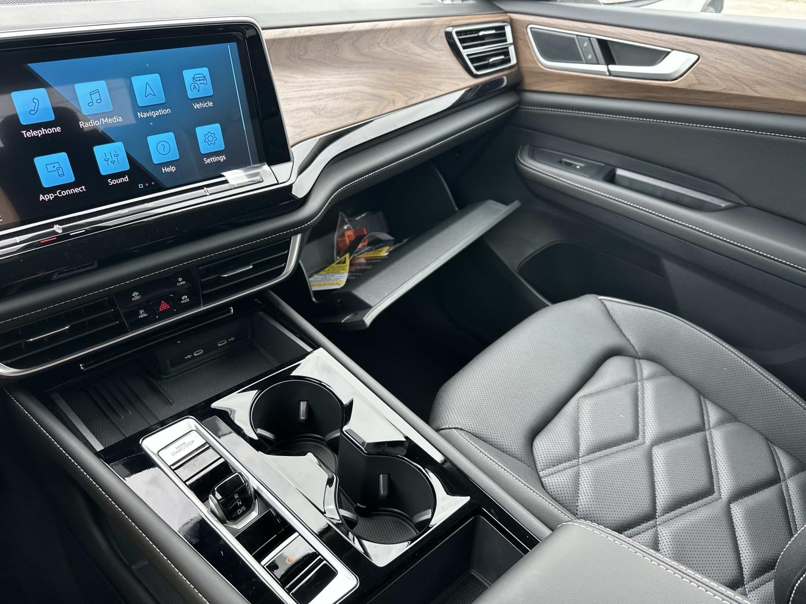 2026 Volkswagen Atlas 2.0T SE w/Technology 4MOTION