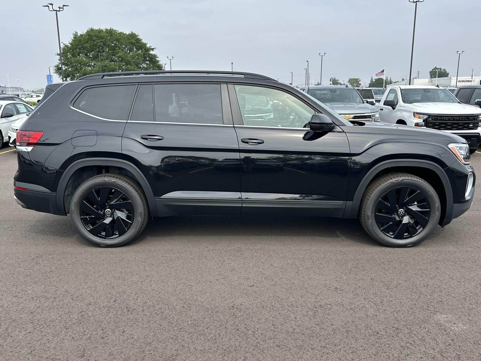 2026 Volkswagen Atlas 2.0T SE w/Technology 4MOTION