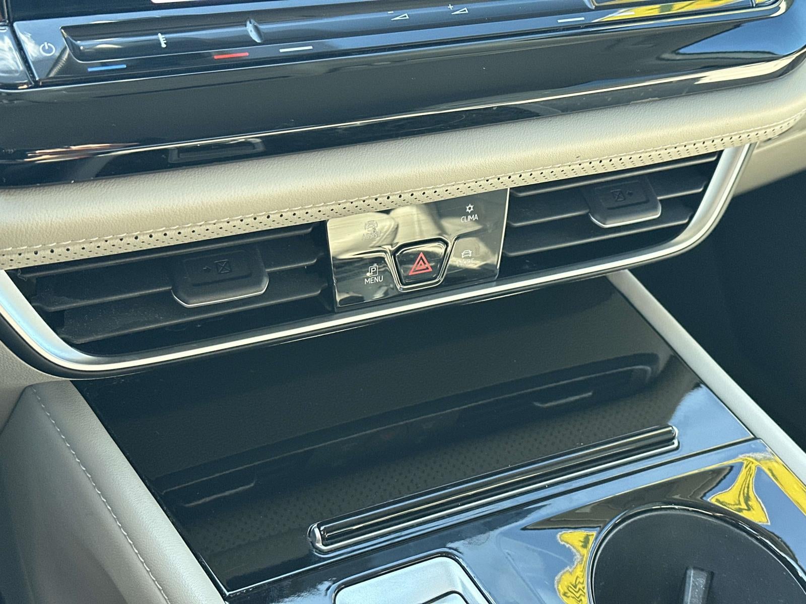 2024 Volkswagen Atlas 2.0T SE w/Technology 4MOTION