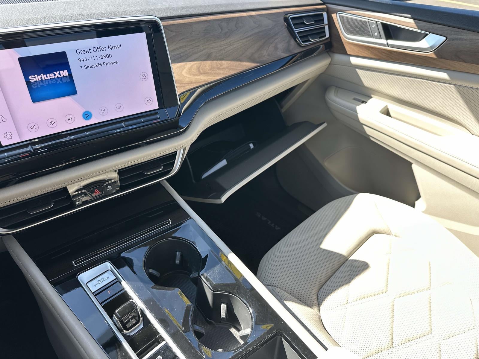 2024 Volkswagen Atlas 2.0T SE w/Technology 4MOTION