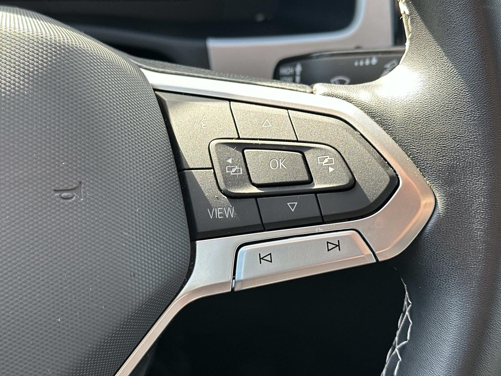 2023 Volkswagen Atlas 3.6L V6 SE w/Technology 4MOTION