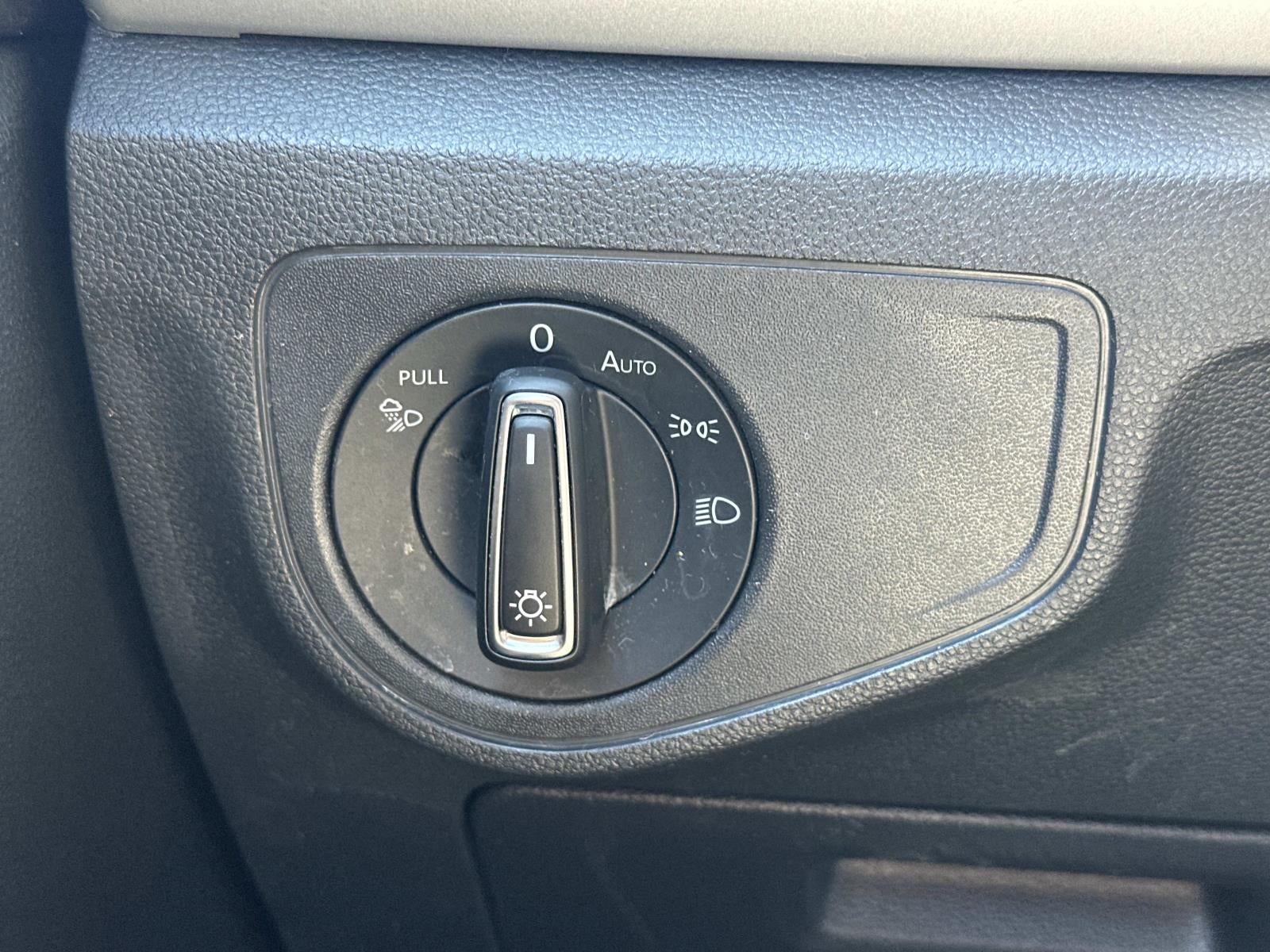 2023 Volkswagen Atlas 3.6L V6 SE w/Technology 4MOTION