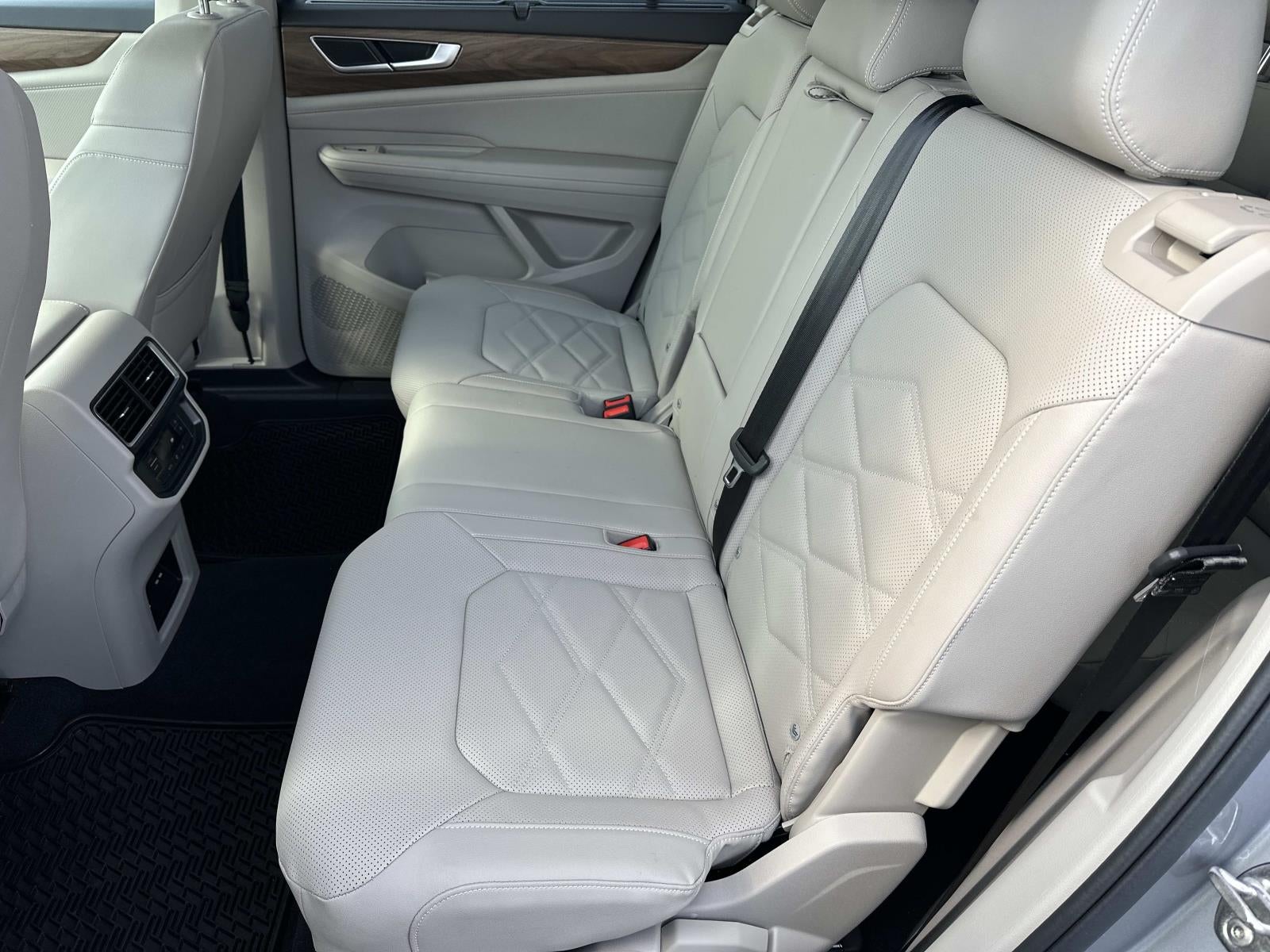 2025 Volkswagen Atlas 2.0T SE w/Technology 4MOTION