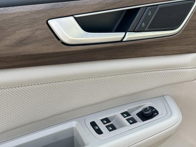 2025 Volkswagen Atlas 2.0T SE w/Technology 4MOTION