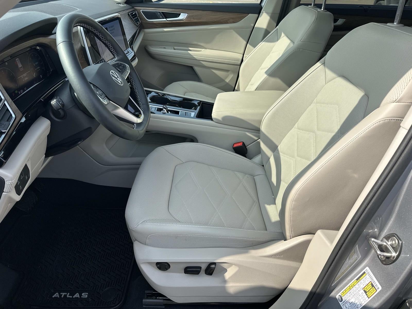 2025 Volkswagen Atlas 2.0T SE w/Technology 4MOTION