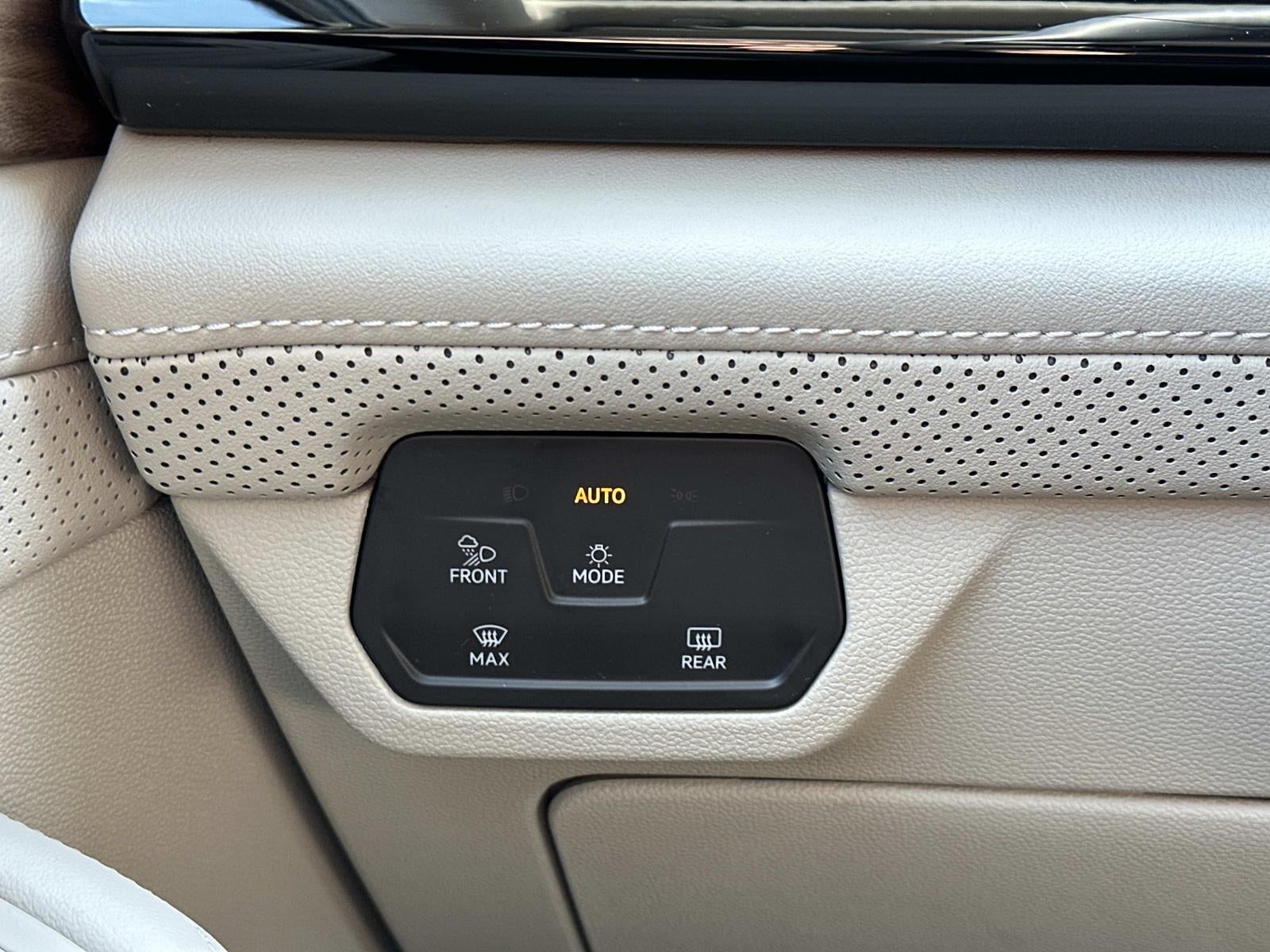 2025 Volkswagen Atlas 2.0T SE w/Technology 4MOTION