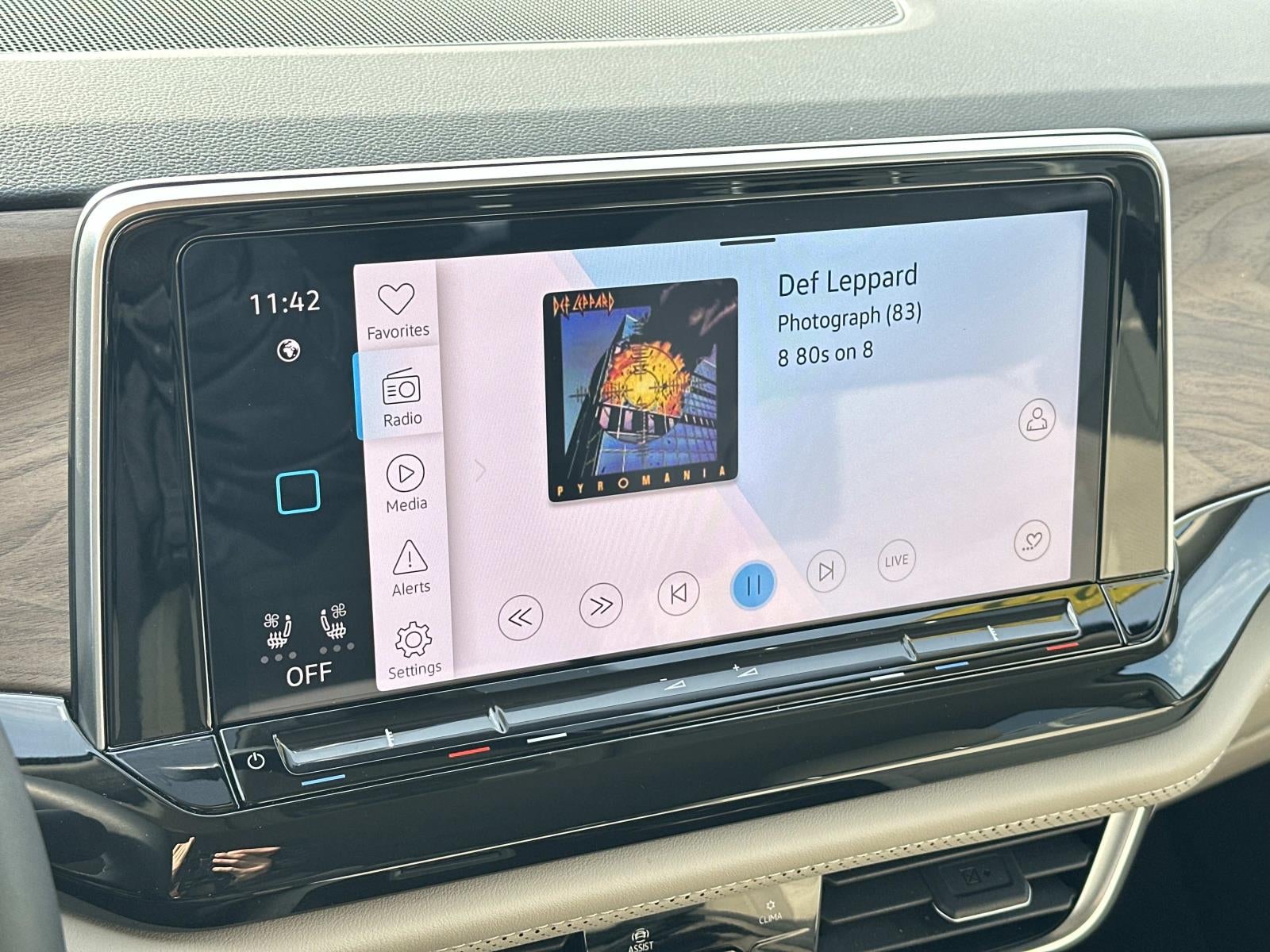 2025 Volkswagen Atlas 2.0T SE w/Technology 4MOTION