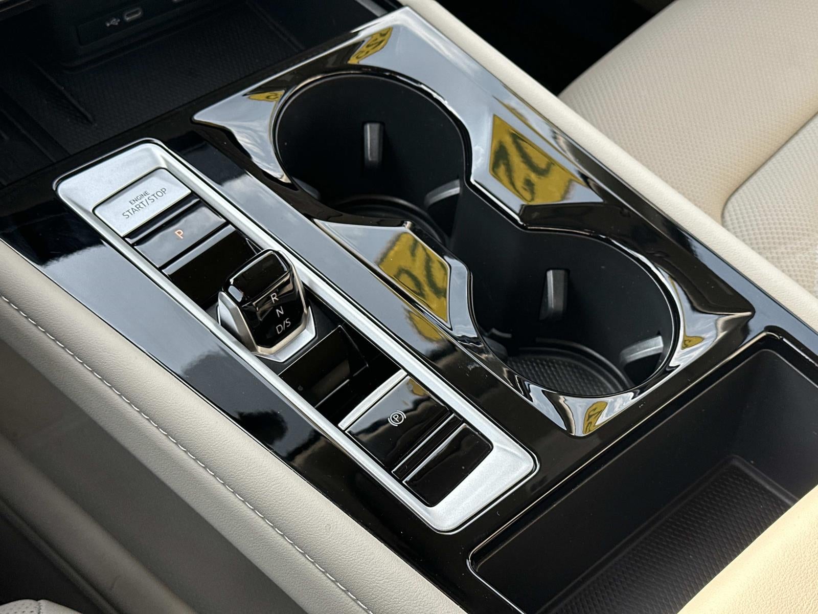 2025 Volkswagen Atlas 2.0T SE w/Technology 4MOTION