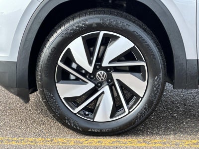 2025 Volkswagen Atlas 2.0T SE w/Technology 4MOTION