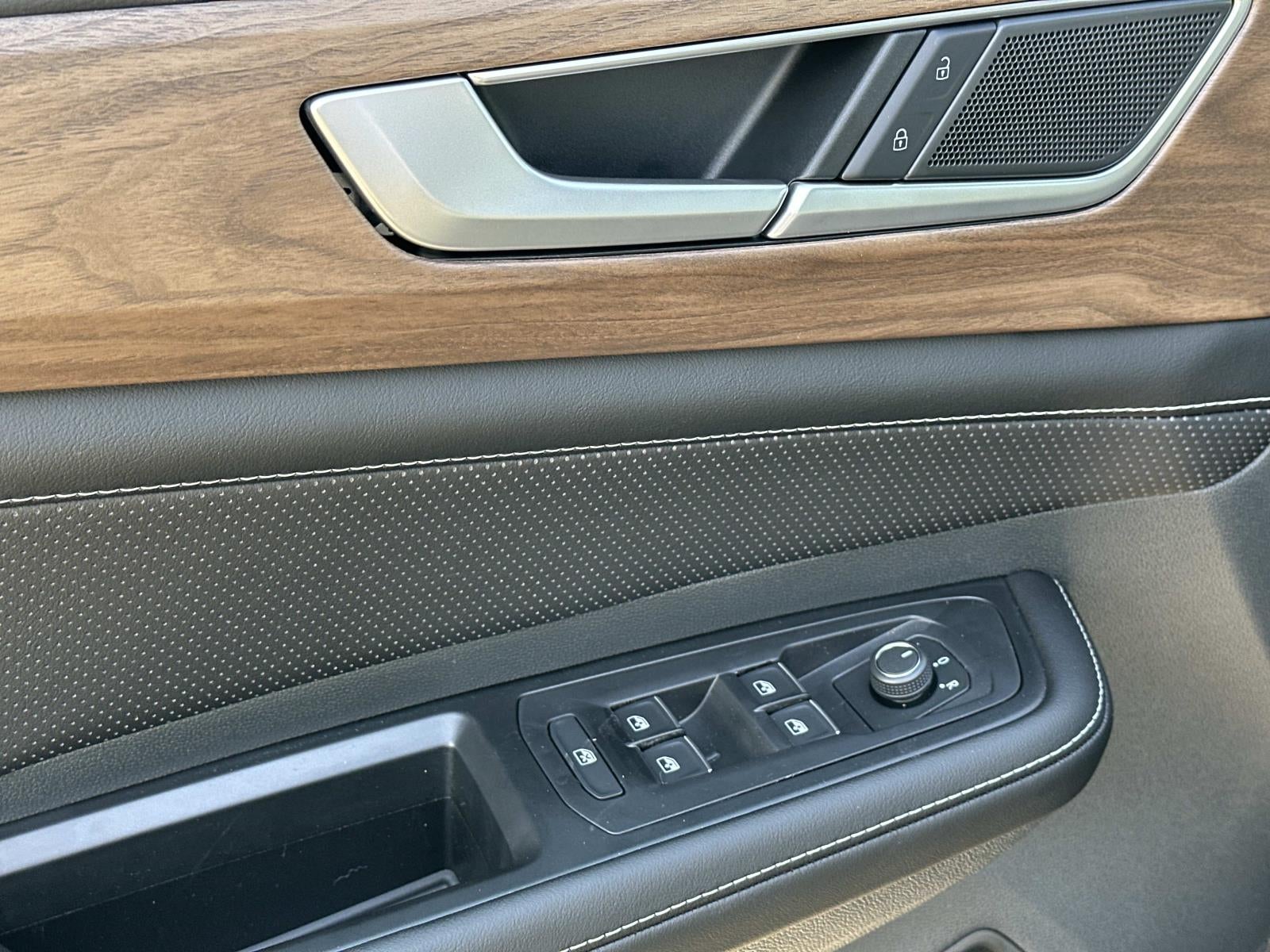 2026 Volkswagen Atlas 2.0T SE w/Technology FWD