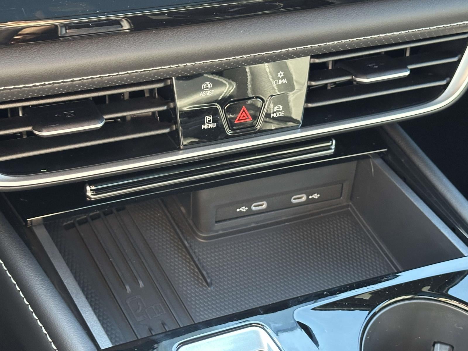 2026 Volkswagen Atlas Cross Sport 2.0T SE w/Technology 4MOTION