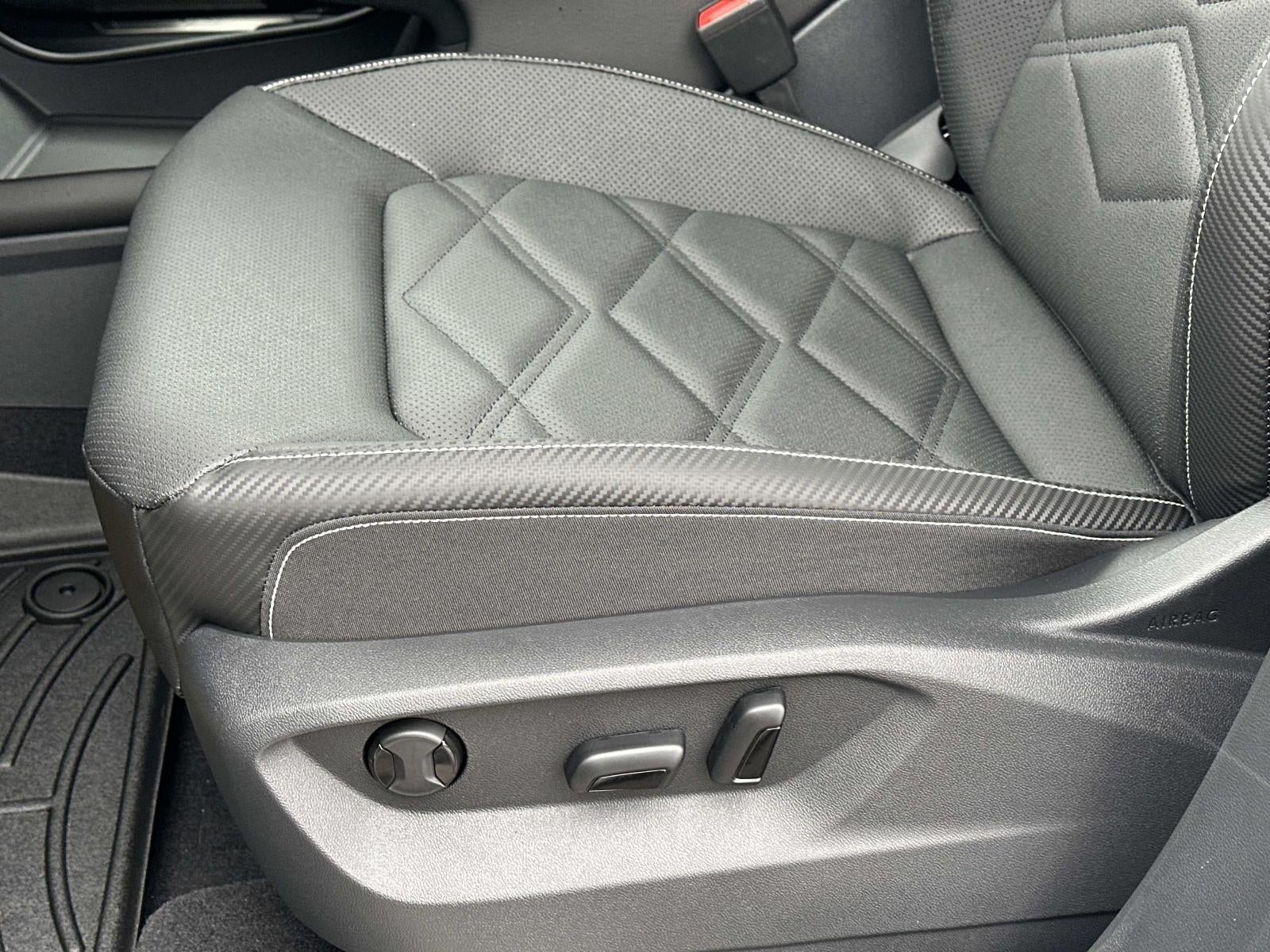 2026 Volkswagen Atlas Cross Sport 2.0T SE w/Technology 4MOTION