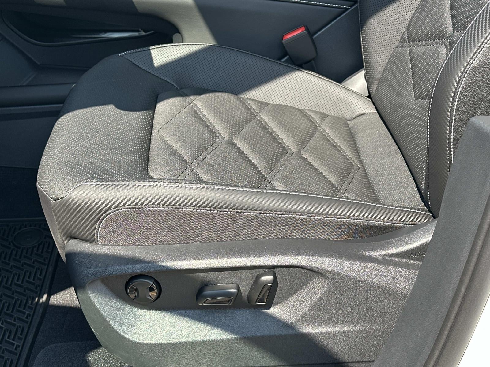 2026 Volkswagen Atlas Cross Sport 2.0T SE w/Technology 4MOTION