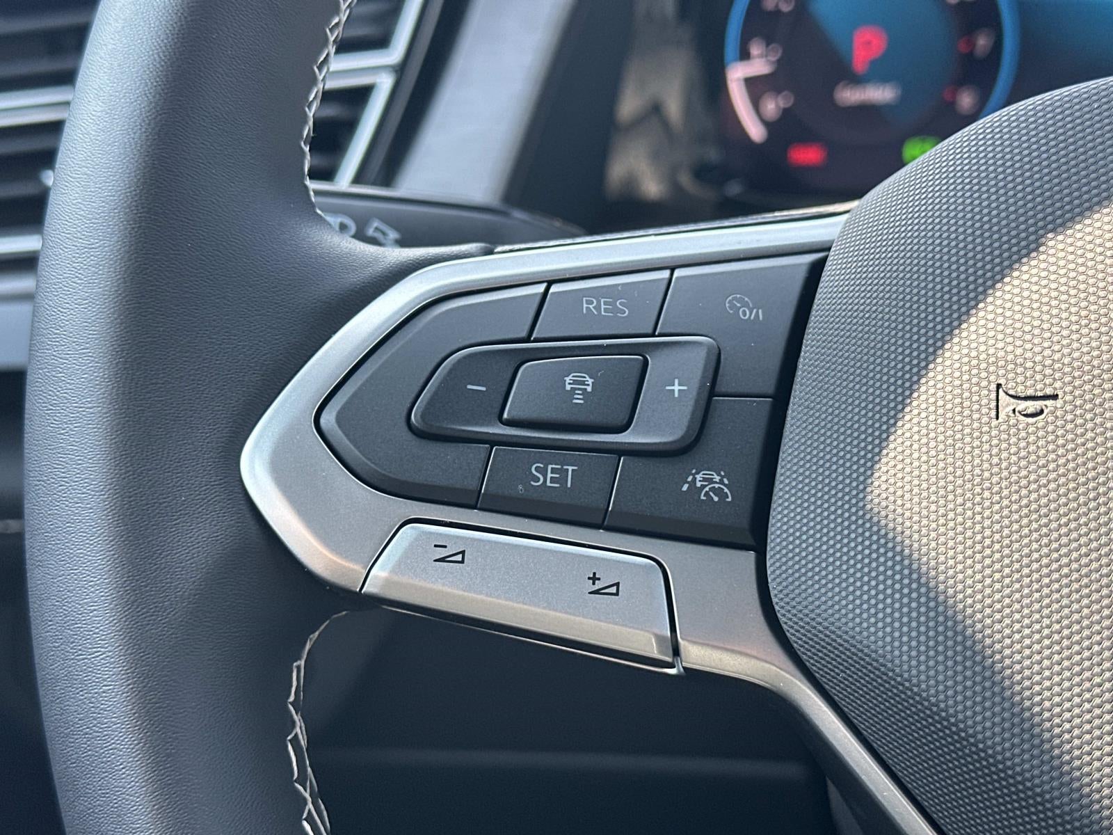 2026 Volkswagen Atlas Cross Sport 2.0T SE w/Technology 4MOTION