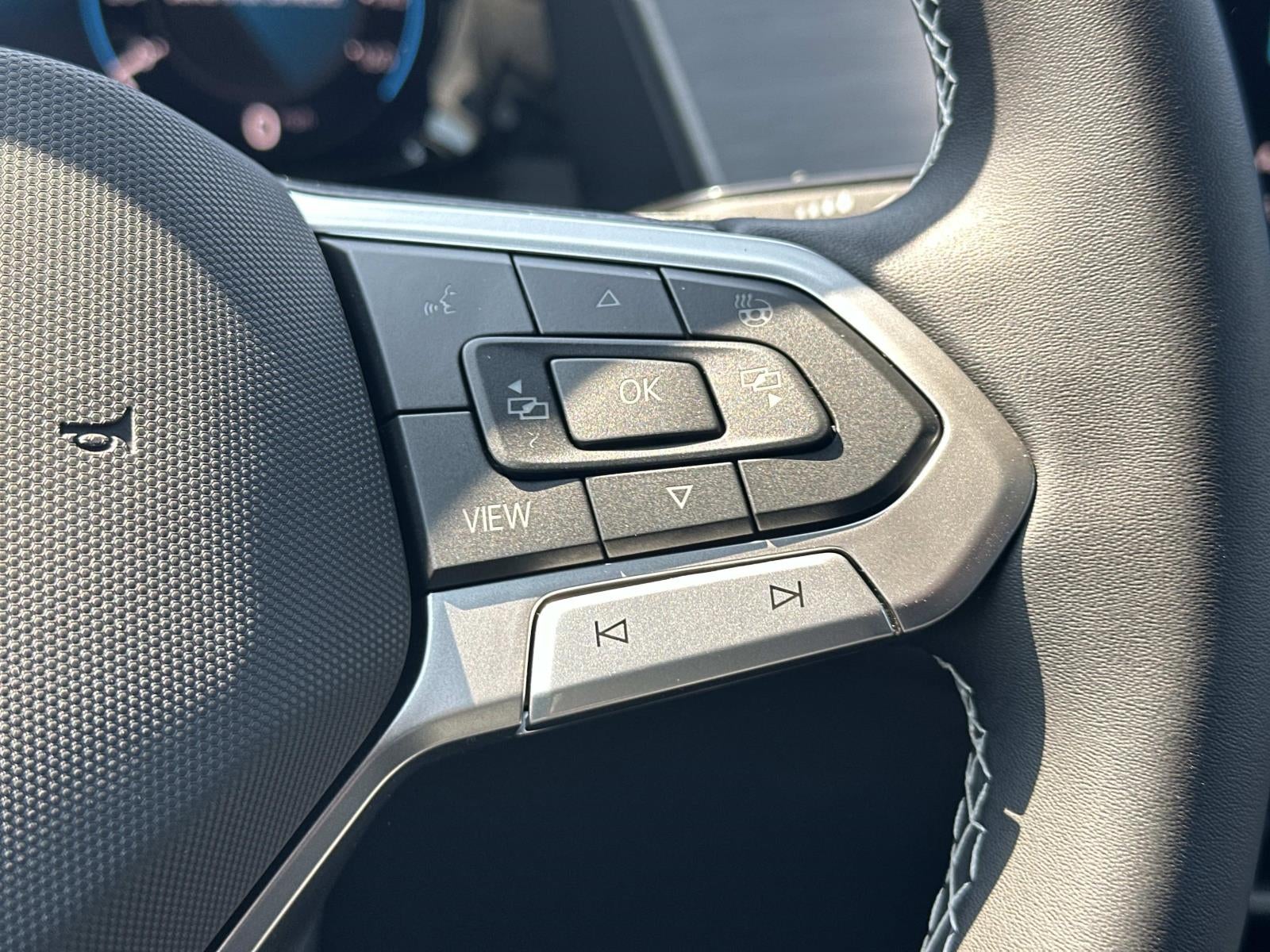 2026 Volkswagen Atlas Cross Sport 2.0T SE w/Technology 4MOTION