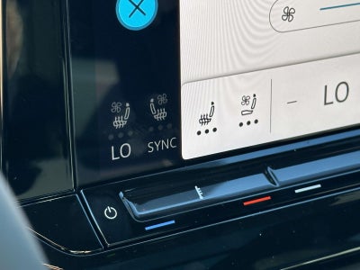 2026 Volkswagen Atlas Cross Sport 2.0T SE w/Technology 4MOTION