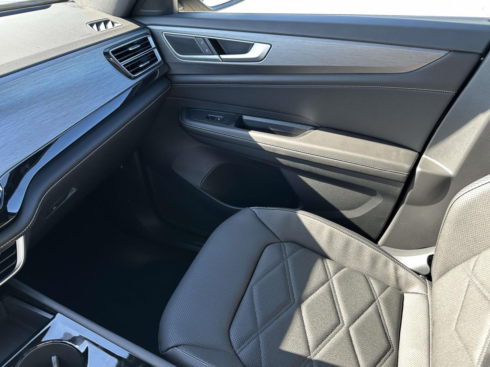 2026 Volkswagen Atlas Cross Sport 2.0T SE w/Technology 4MOTION