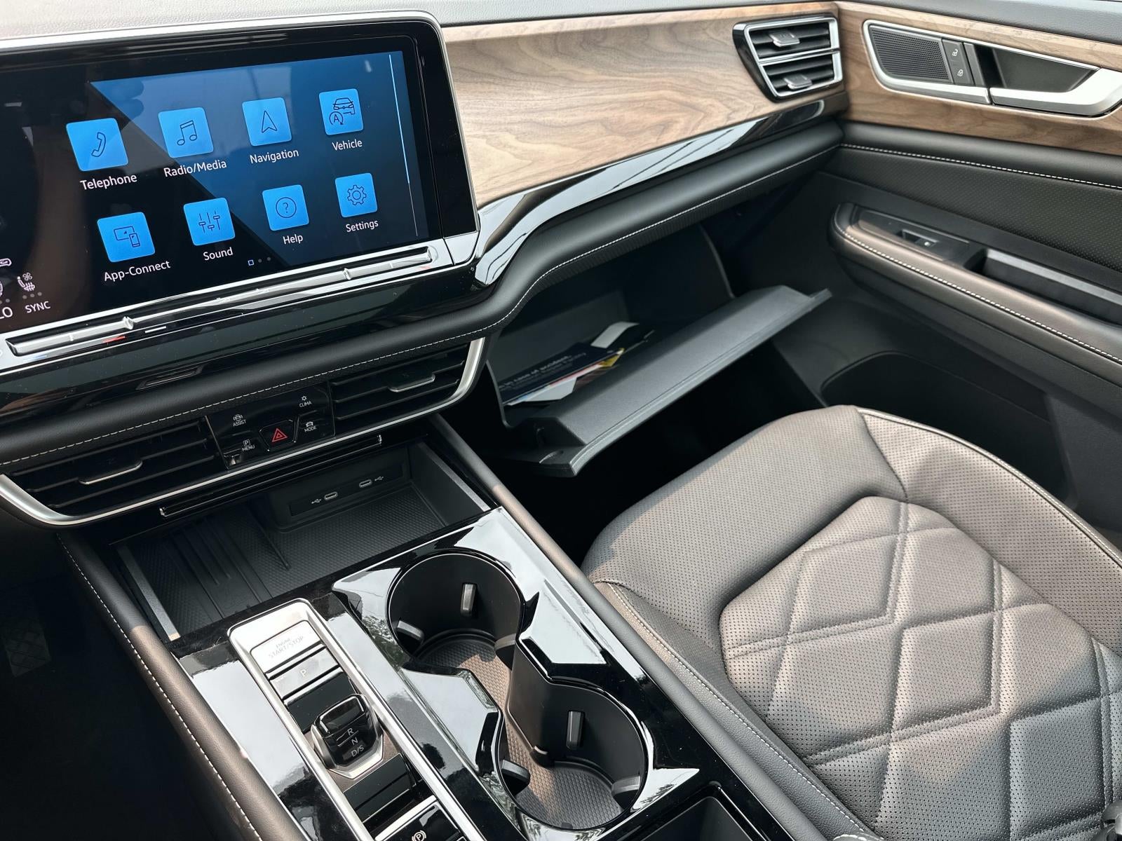 2026 Volkswagen Atlas 2.0T SE w/Technology 4MOTION
