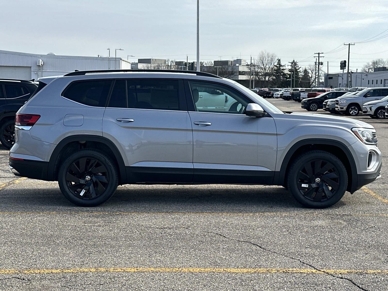 2026 Volkswagen Atlas 2.0T SE w/Technology 4MOTION